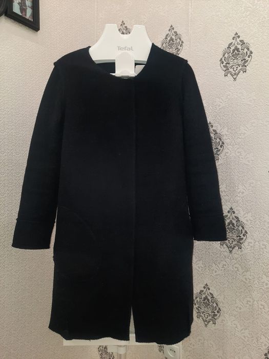 Сырт киім сатылады.