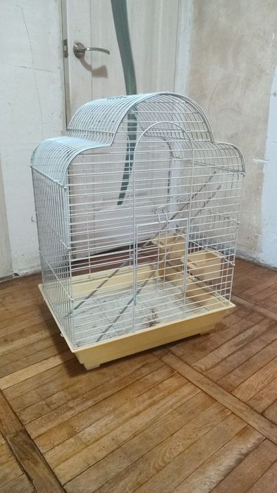Отдам даром клетку для попугаев