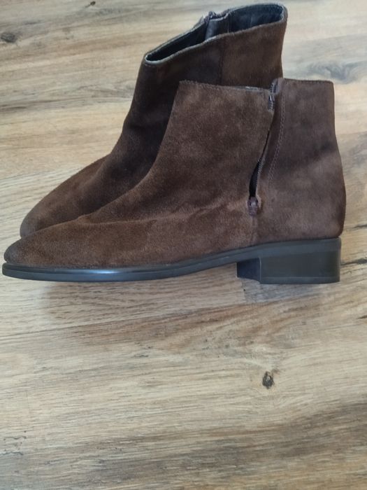 Боти от естествен велур