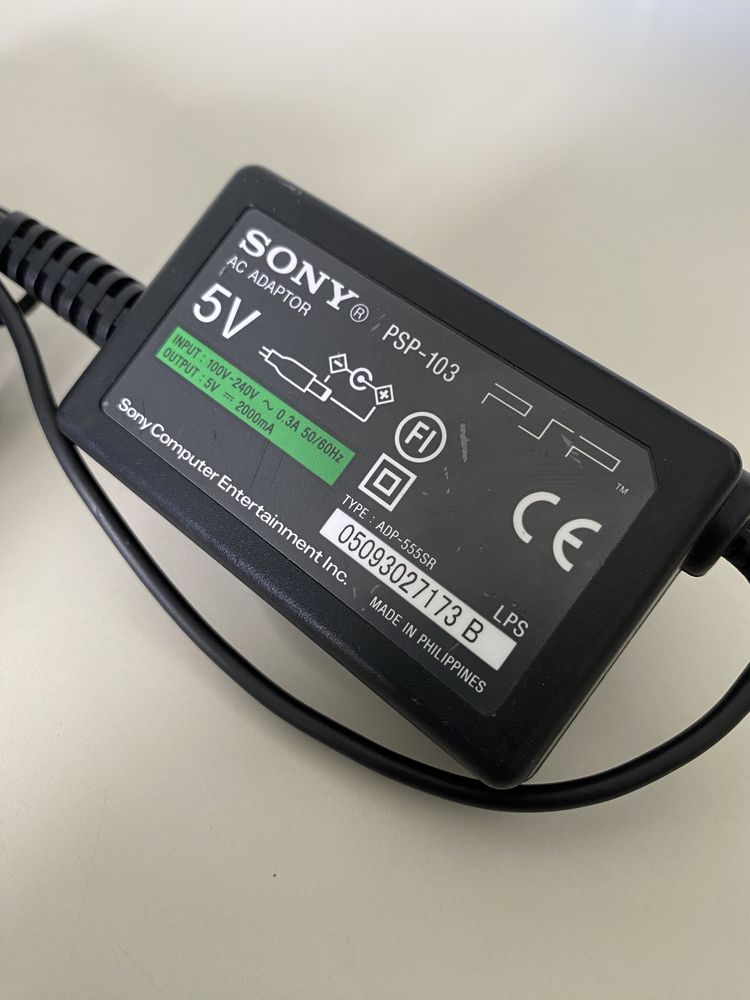 Incarcator / alimentator original Sony PSP 1000 2000 3000 slim NOU
