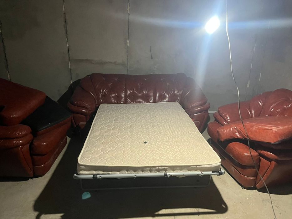 Диван с креслой в отличном состоянии