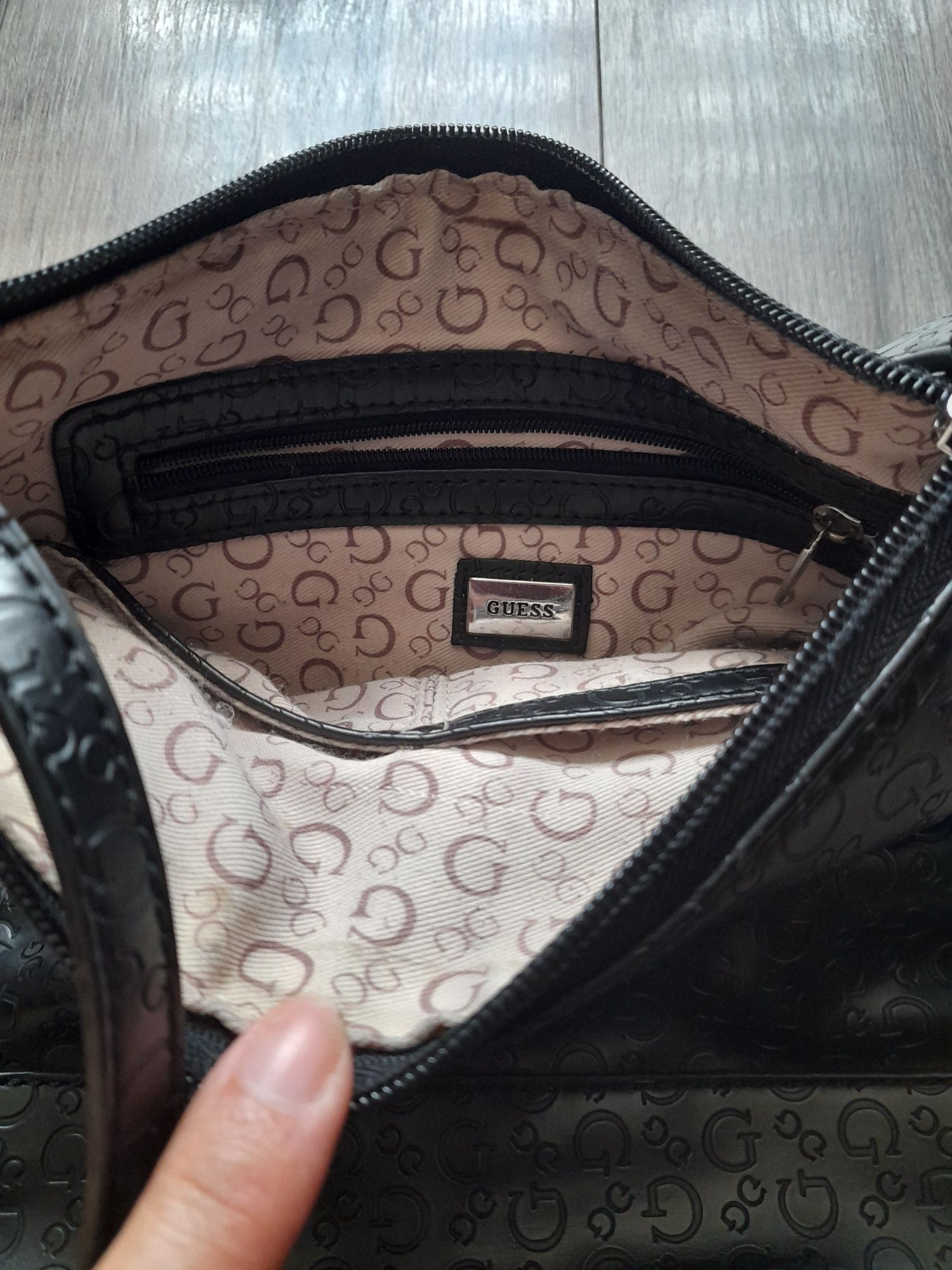 Ежедневна чанта Guess