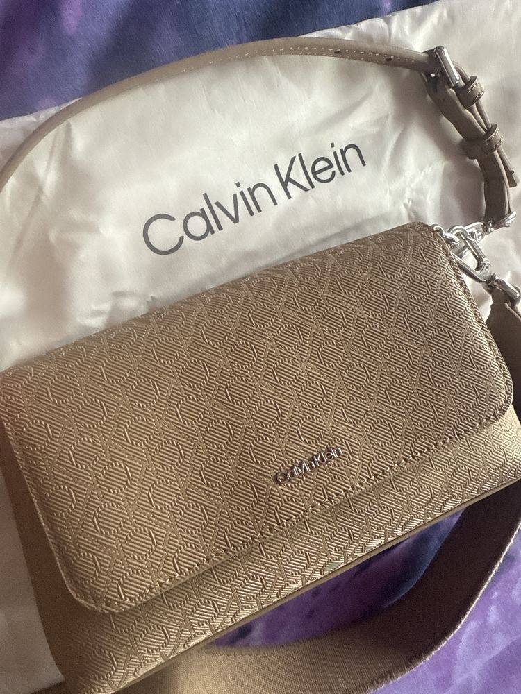 Почти нова”Calvin Klein”