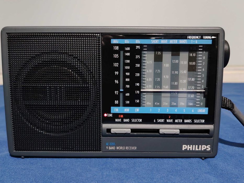 PHILIPS AE 3205 9 Band World Receiver, radio portabil.