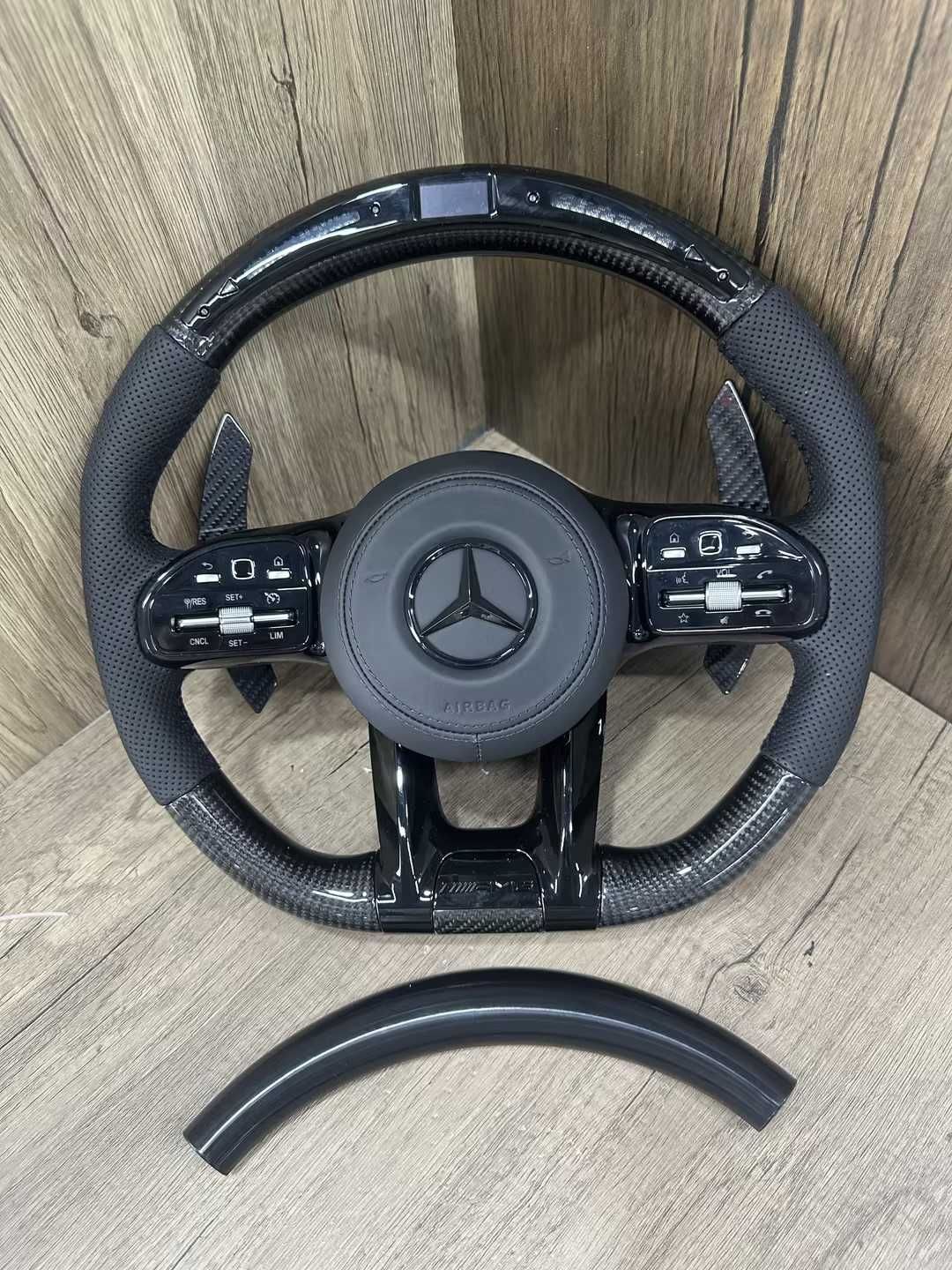 Mercedes Custom Спортен Волан – Персонализиран Дизайн!