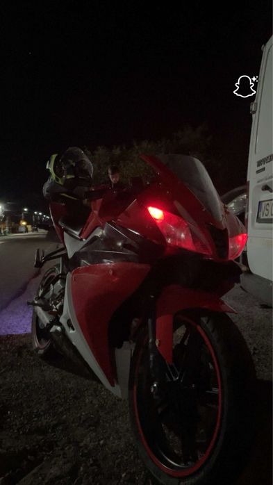 Vând yamaha yzf r125