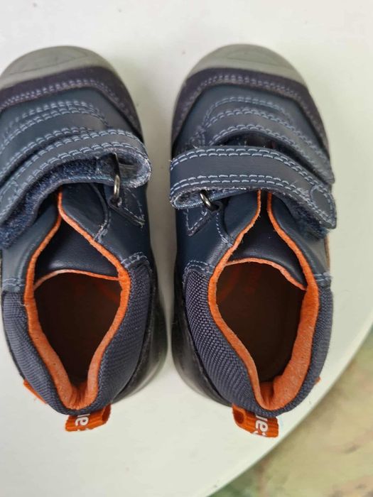 Продавам детски обувки биомеханикс 21 номер