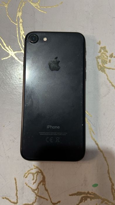 Айфон 7 продаю .