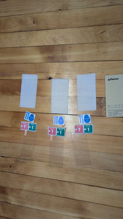 3 броя стъклени протектори + 3 кейса за Pixel 6a