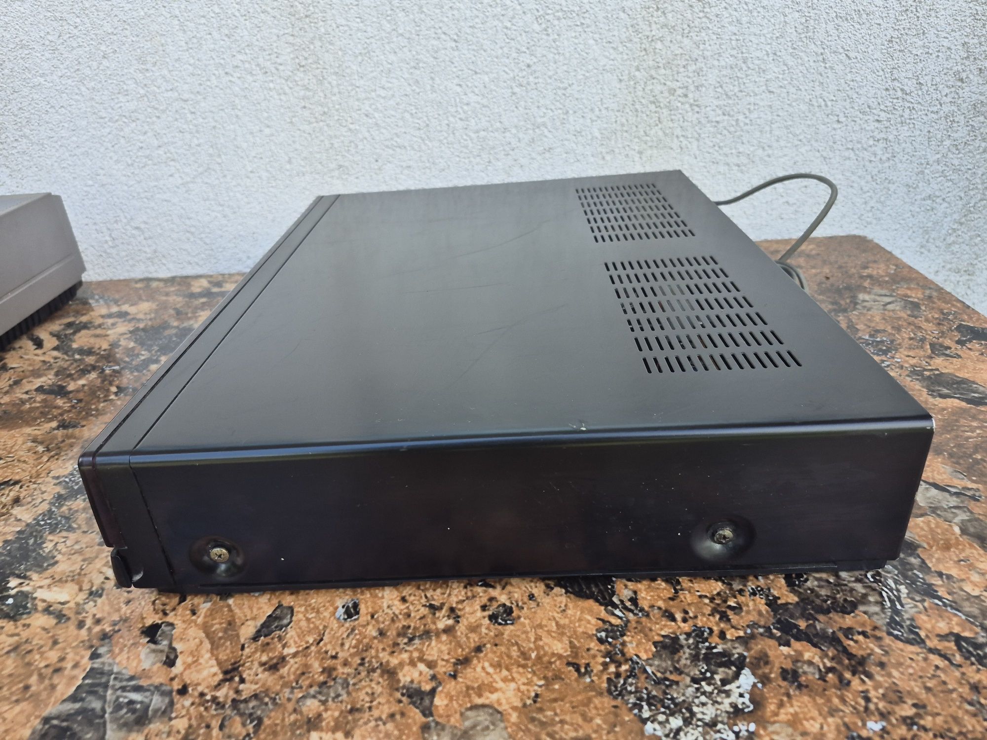 Vand video marca Philips model VR-6448/95,made in Germany 

- video ca