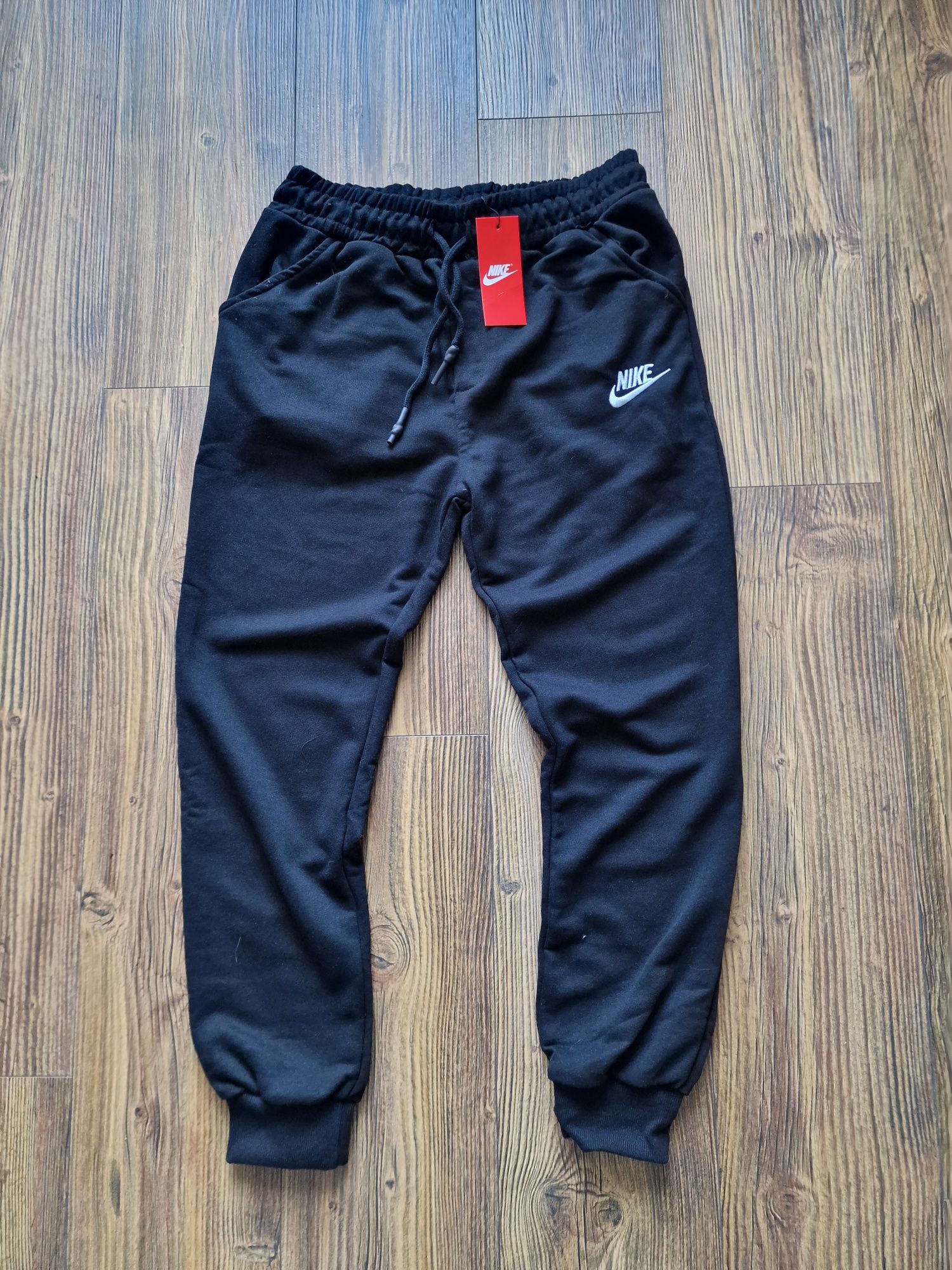 Мъжки спортен екип долнище и горнище размер S M L XL 2XL
Най-висок кла