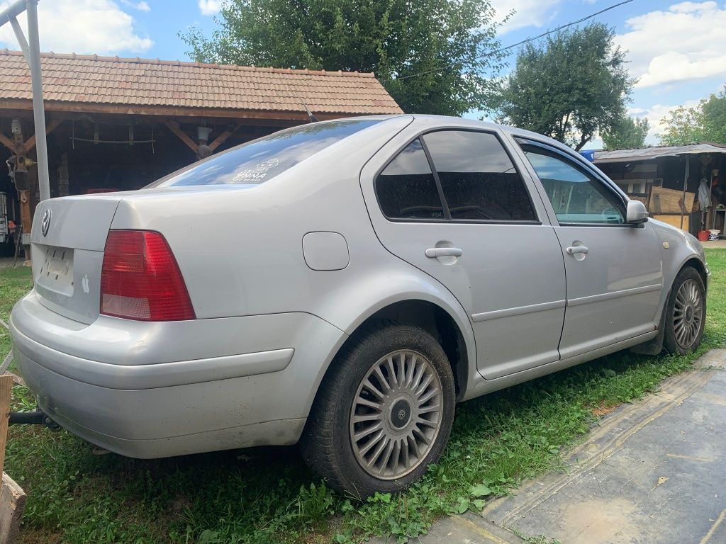 Dezmembrez Volkswagen Bora