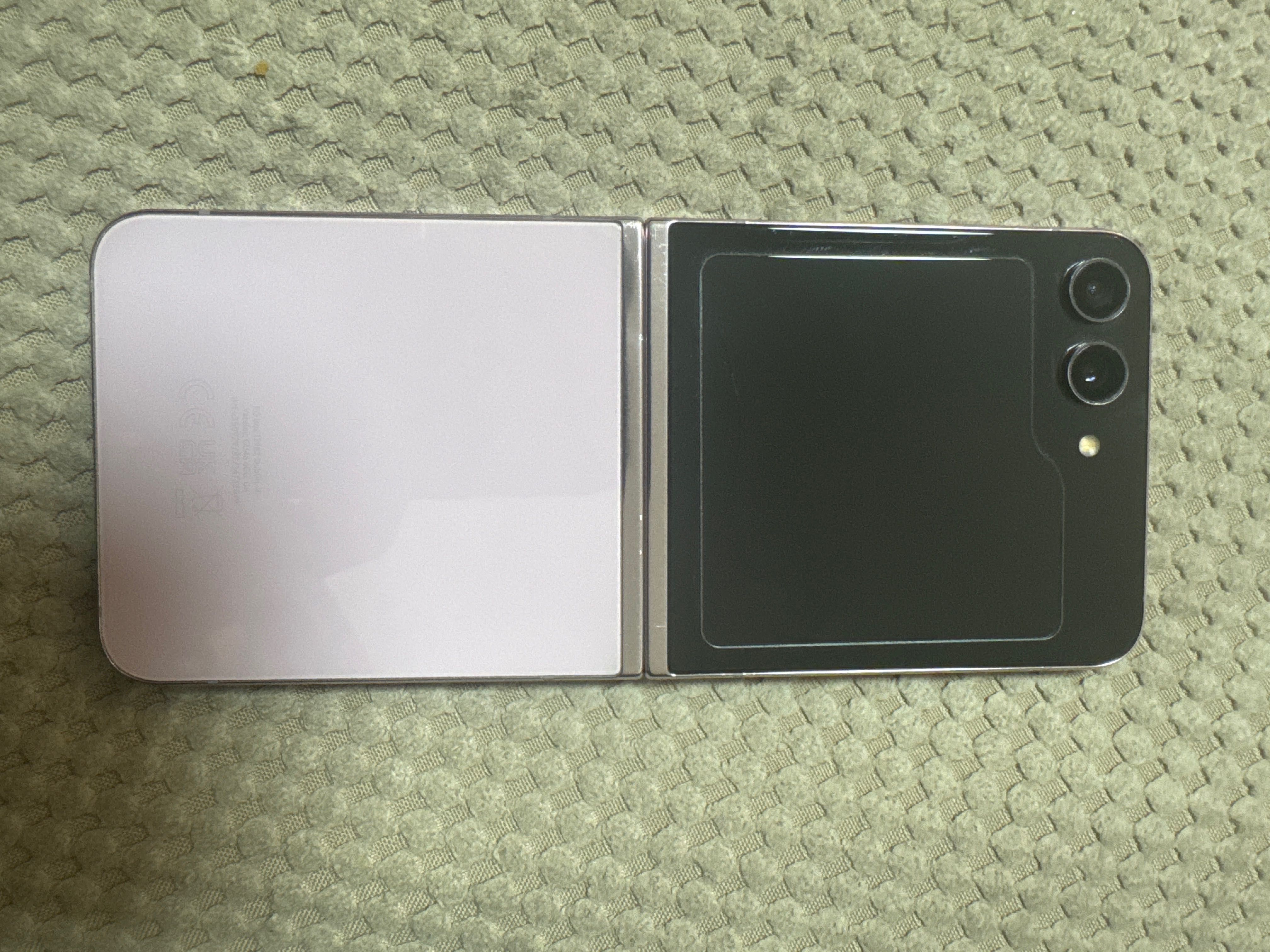 Смартфон Samsung Galaxy Z Flip5, 8GB RAM, 256GB, 5G,