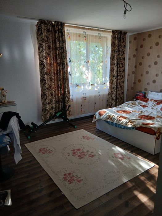 Camera de închiriat!