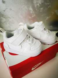 Papuci Nike bebeluși marimea 17