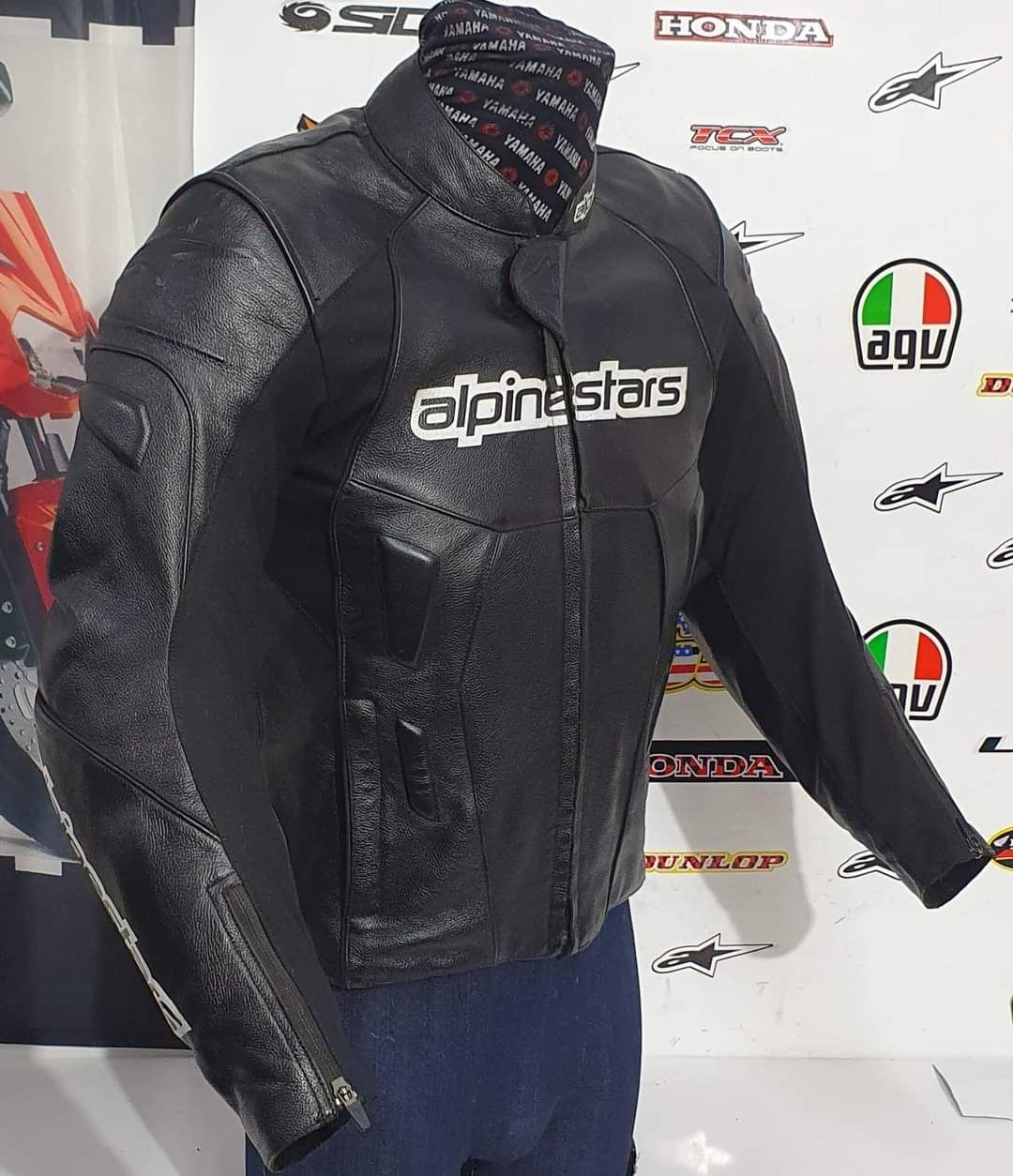 Vând geacă Alpinestars