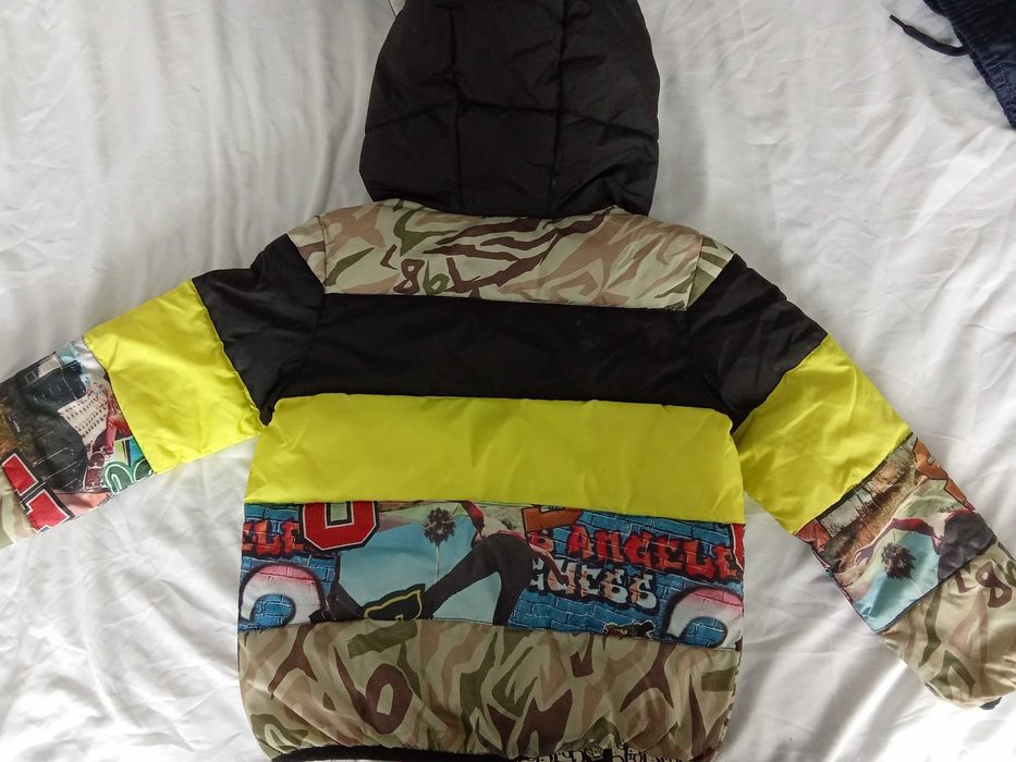 Яке Guess за момче 6г - 60 лв.