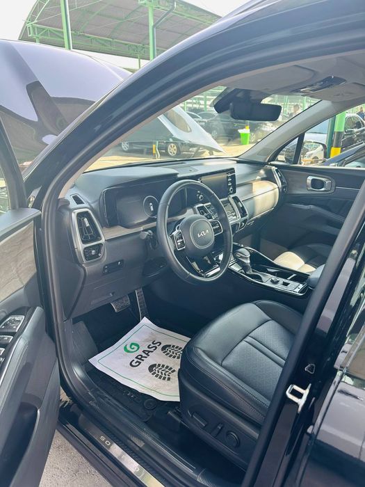 KIA Sorento sotiladi