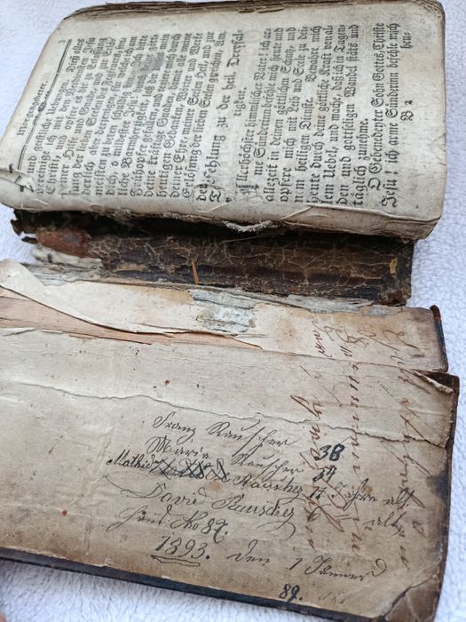 Стара молитвенна книга