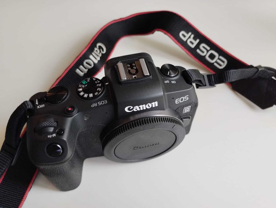 Camera foto Canon EOS RP (body), stare excelenta, cu accesorii