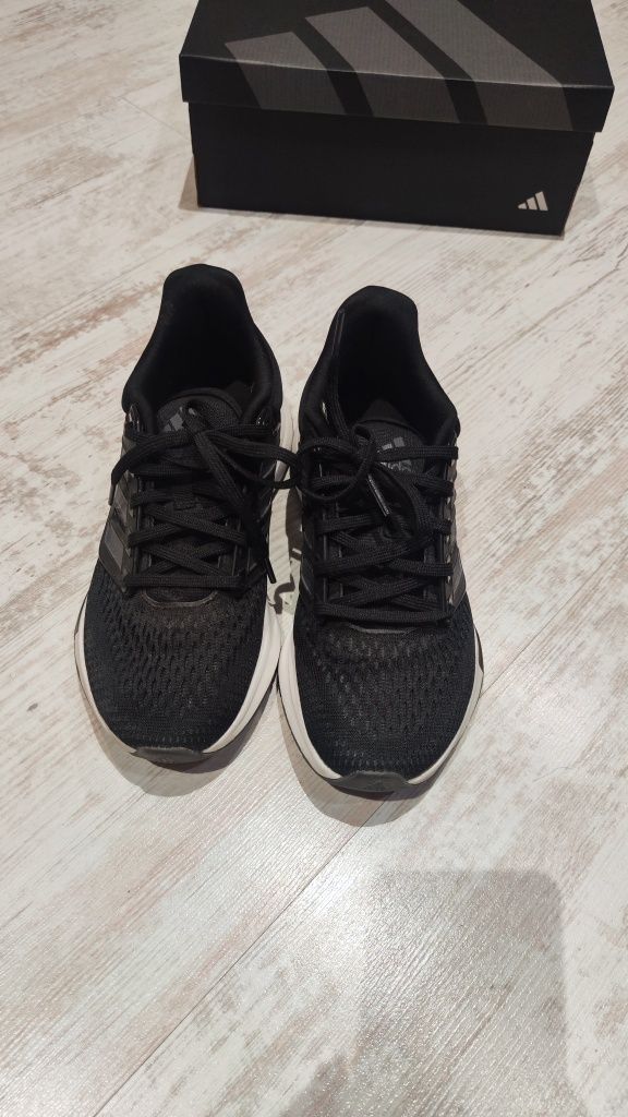 Дамски Маратонки Adidas 36 номер