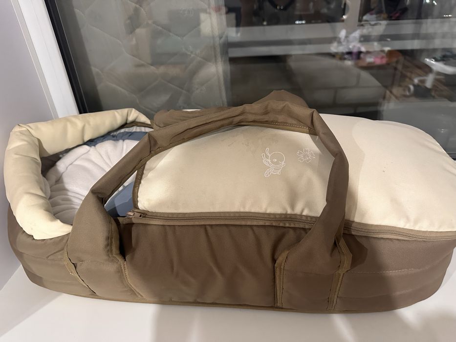 Отдам переноску и ванночку для новорожденных