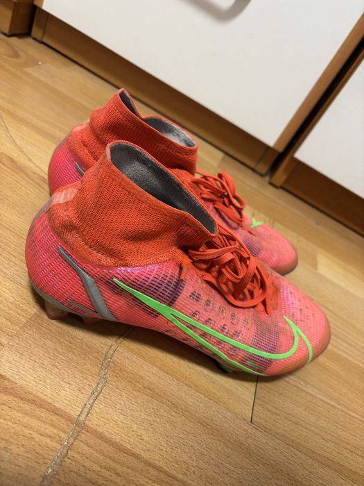 Професионални бутонки Nike Mercurial