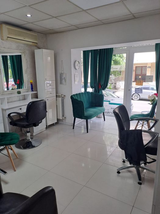 Inchiriez scaun coafură-frizerie, manichiură-pedichiură