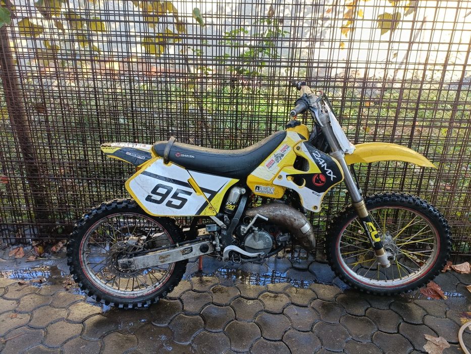 Vând sau schimb cross suzuki rm 125cc 2t
