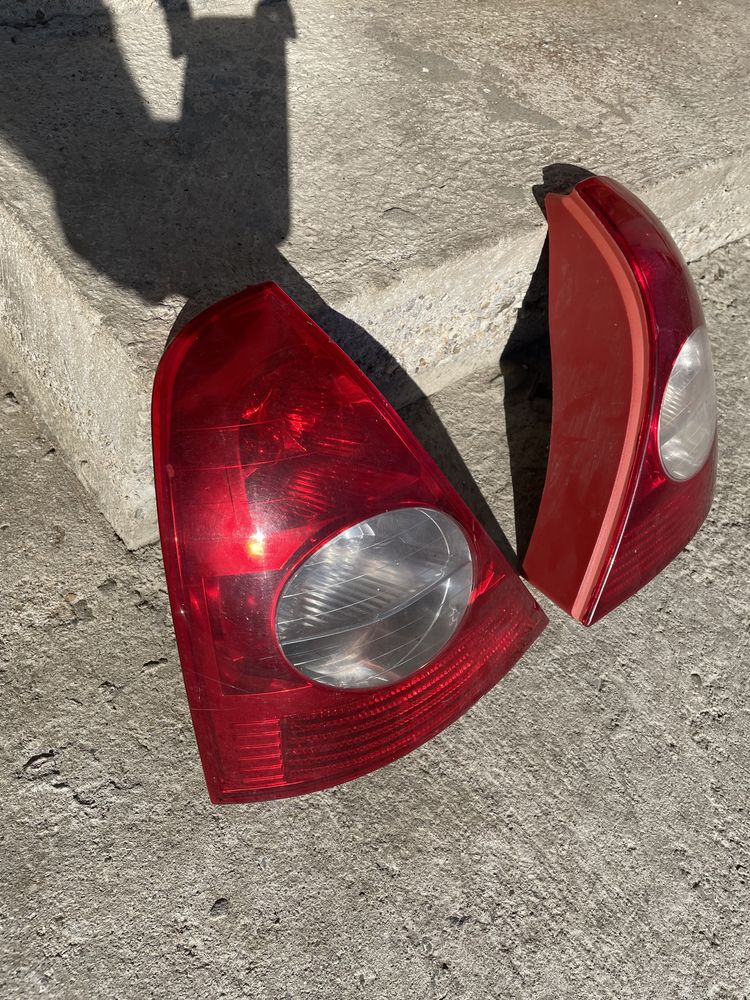 Stopuri lampi Renault Clio hatchback stanga dreapta