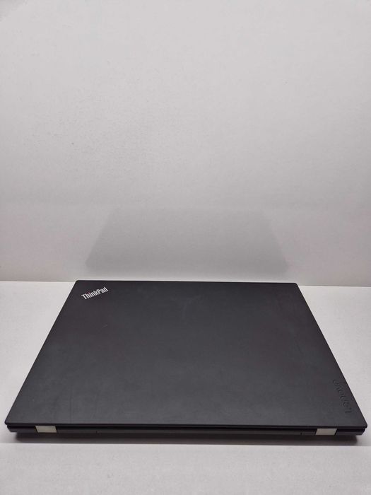 Lenovo Core i7-7600U 16/512gb Ekran 15.6 Narxi: 189$