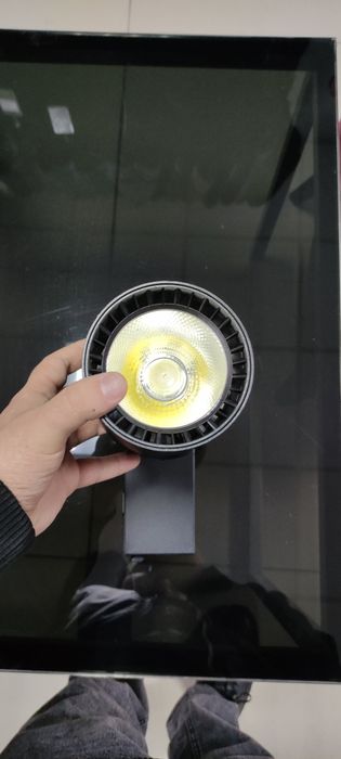 Трековые лампы, всё работает, мощные, почти новые