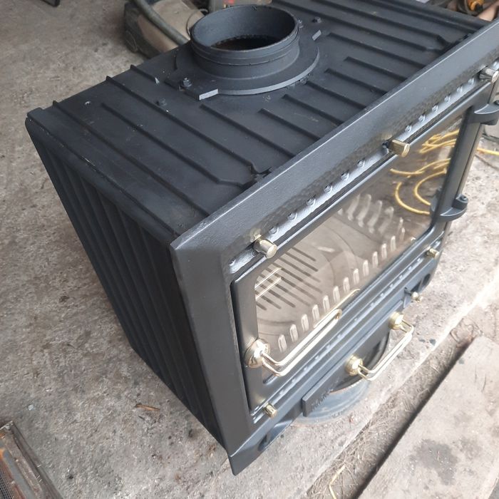 Focar șemineu de fontă de 15 kw marca KAGO  GIGANT