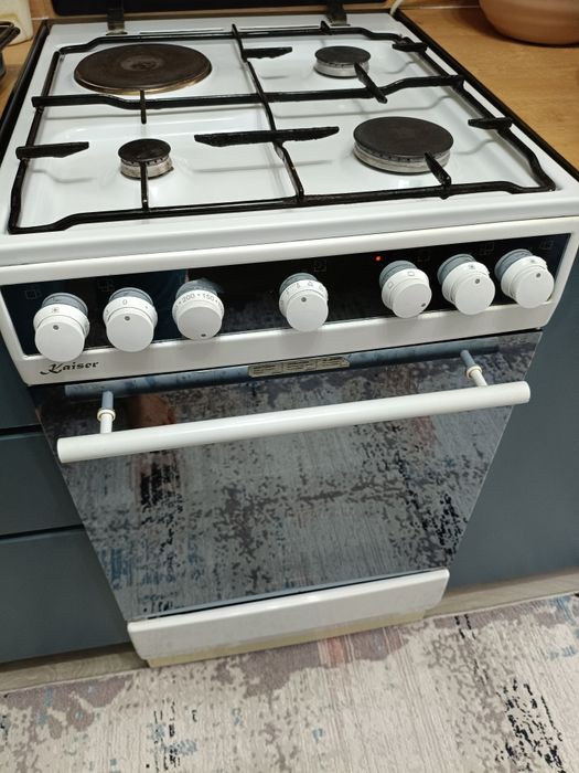 Продам газ плиту