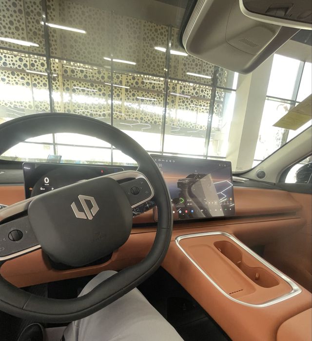 Leapmotor C16 2026 Restayling Farg'onada Avtosalondan