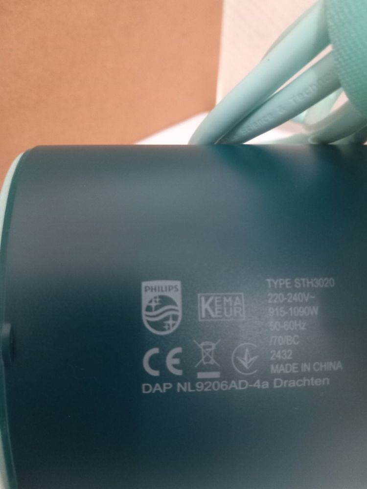 Компактна ръчна ютия Philips 3000series
