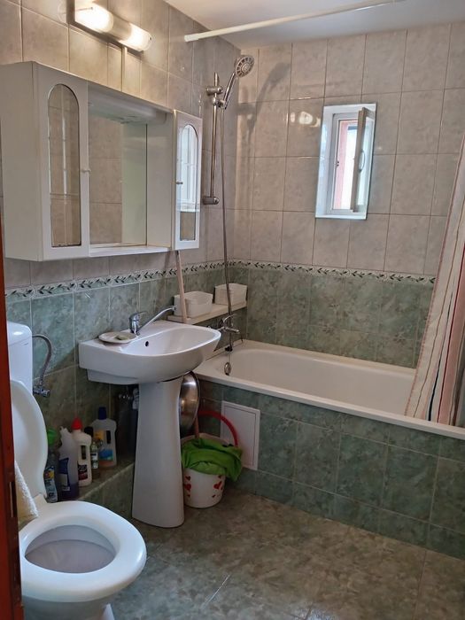 Închiriez apartament cu 2, camere Ampoi 3