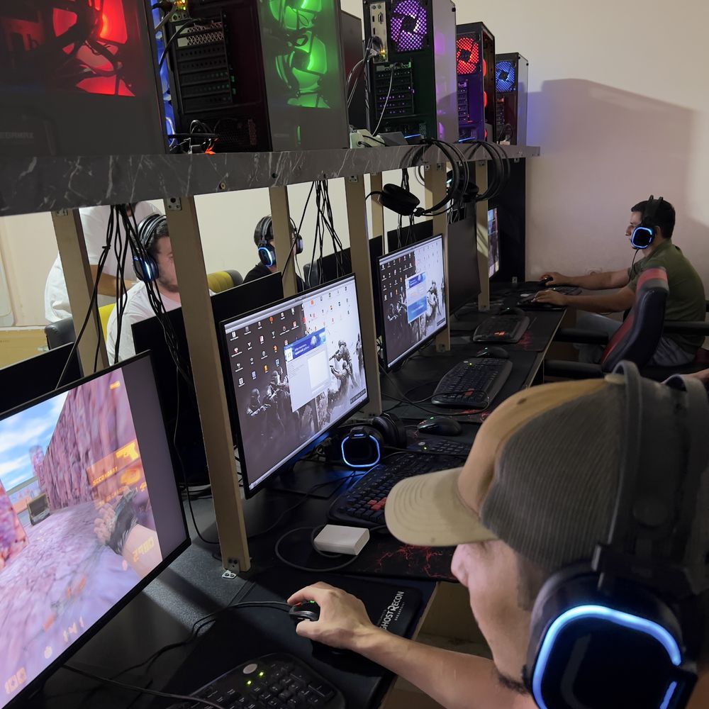 Game clubga 10 ta kompyuter