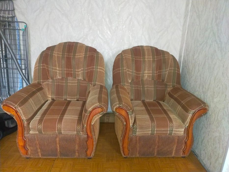 Уютное мягкое кресло(2) в хорошем состоянии