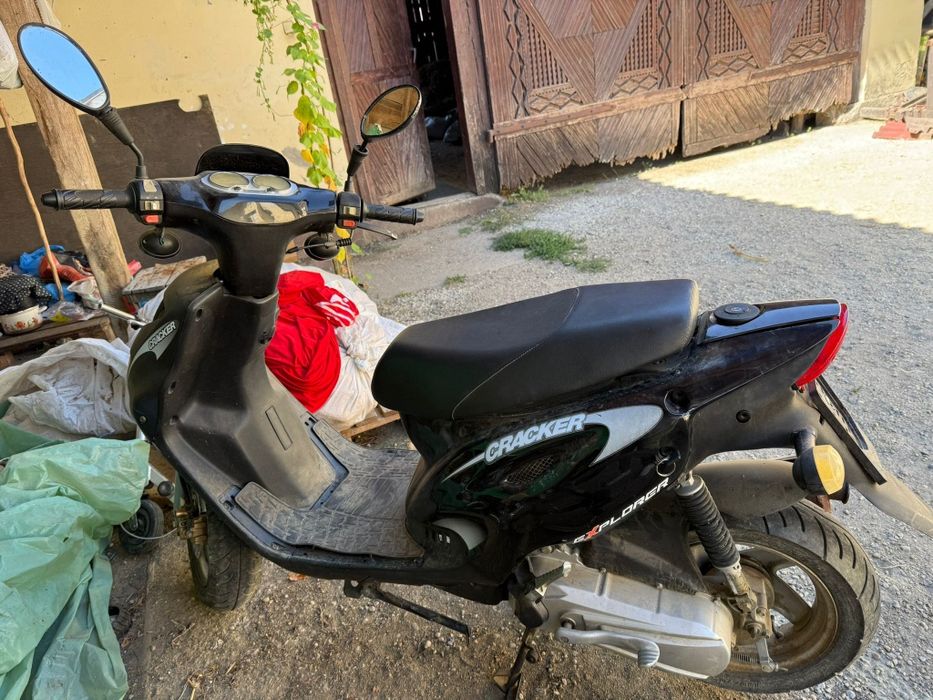 Scuter Crachcker