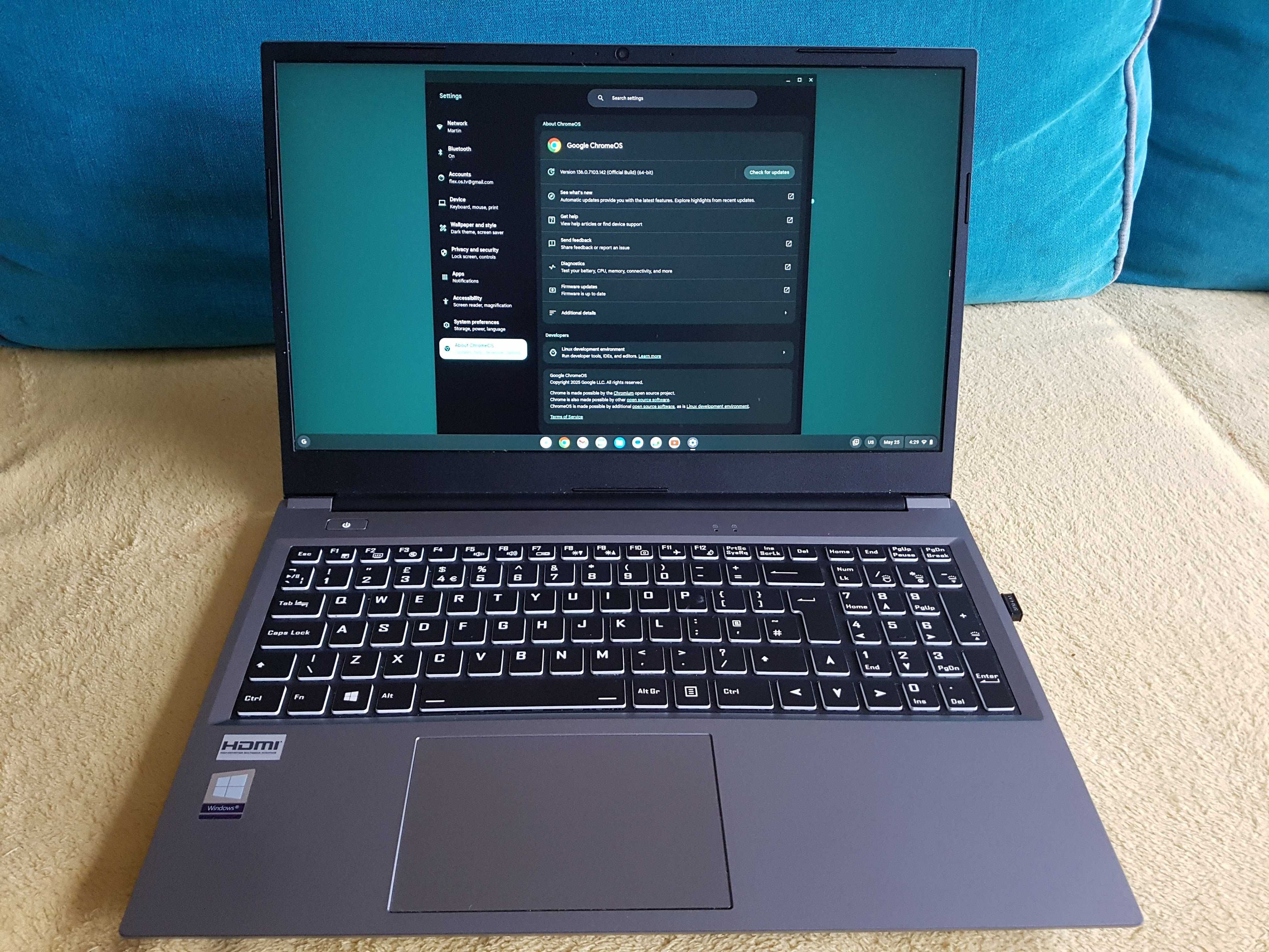лаптоп 15.6" / Windows 11 / Chrome OS / 6 часа батерия