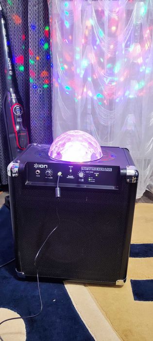 Boxa Bluetooth DEFECTA ION Party Rocker Livefuncționeaza doar luminile