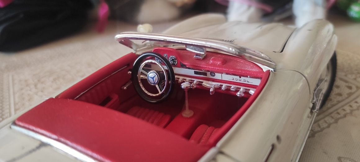 Метална количка Mercedes Benz 300SL Roadster мащаб 1:18