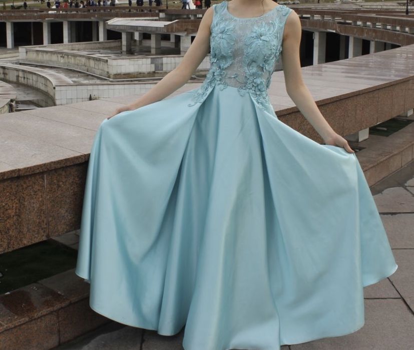 Платье вечернее