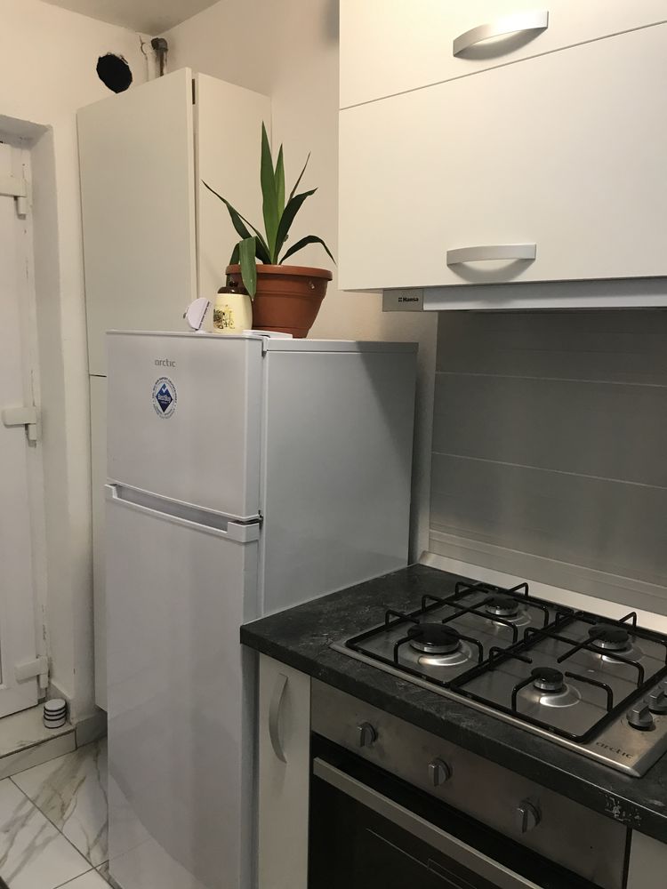 Inchiriez garsoniera la casa pe str Mihai Viteazul aproape de colina