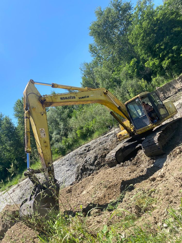 Excavtor komatsu pc210