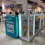 Vand insula mall lemn si geam
