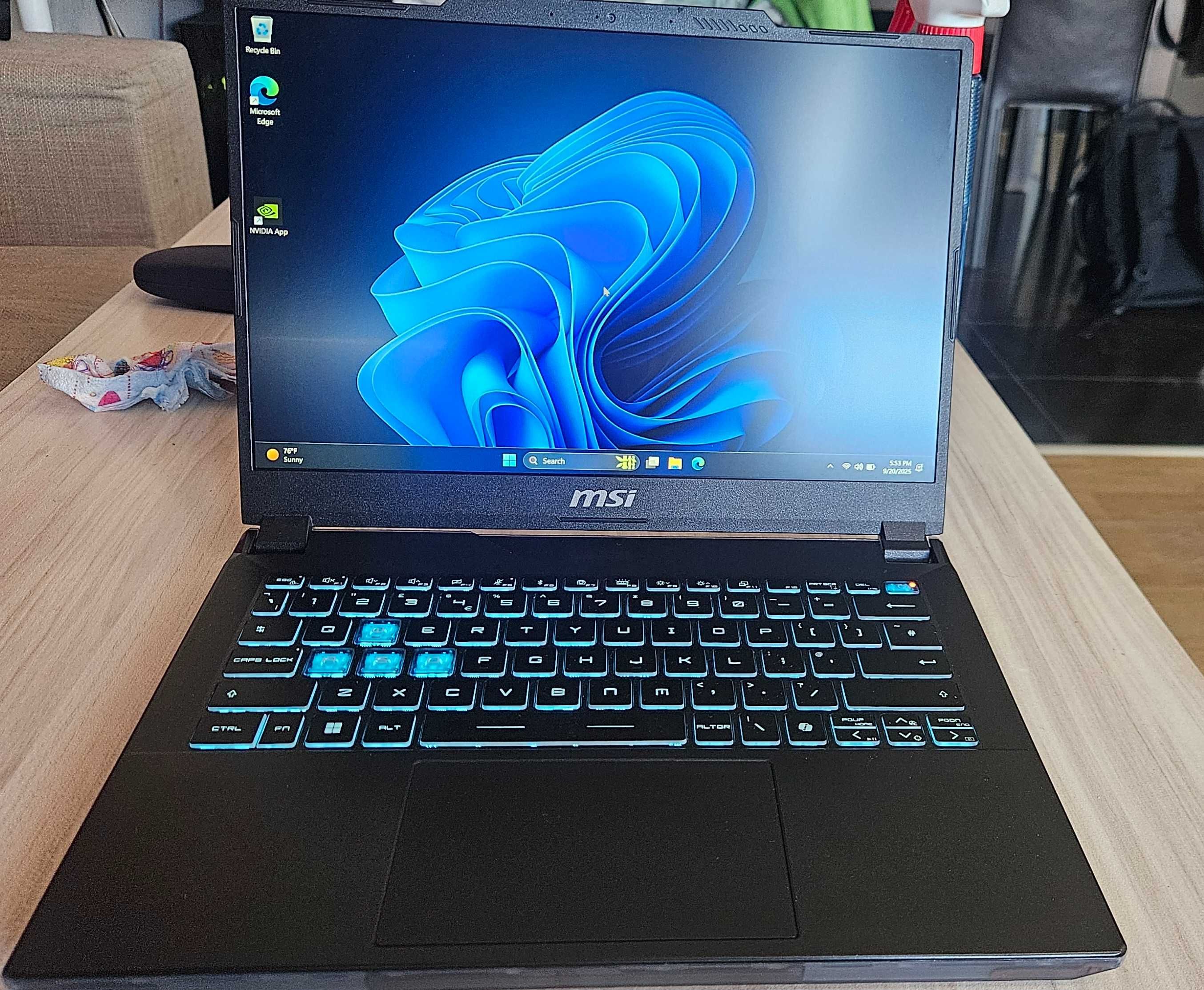 MSI Cyborg 14 A13vf 4060 8gb i7-13620H 16gb ddr5