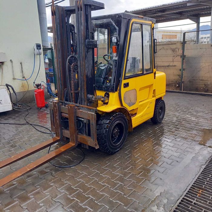 Vand motostivuitor CATERPILLAR  sarcina de ridicare 3500 kg
