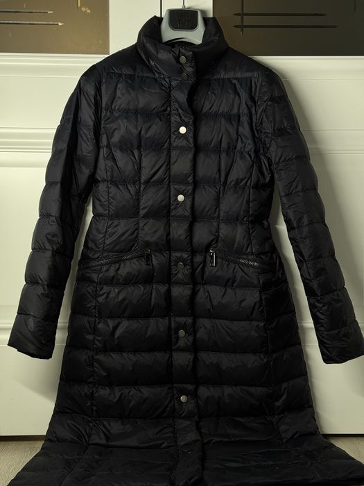 Продаю зимнюю куртку тёмно-синего цвета